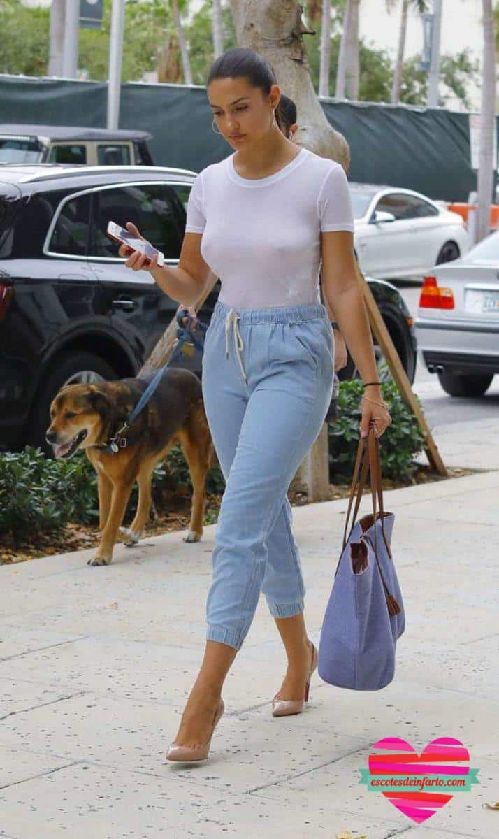 ¿Quién es Tao Wickrath? 4 Tao Wickrath sin sostén