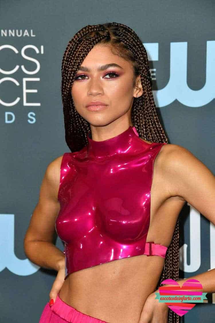 Zendaya muestra sus curvas 3 Zendaya luce cuerpazo