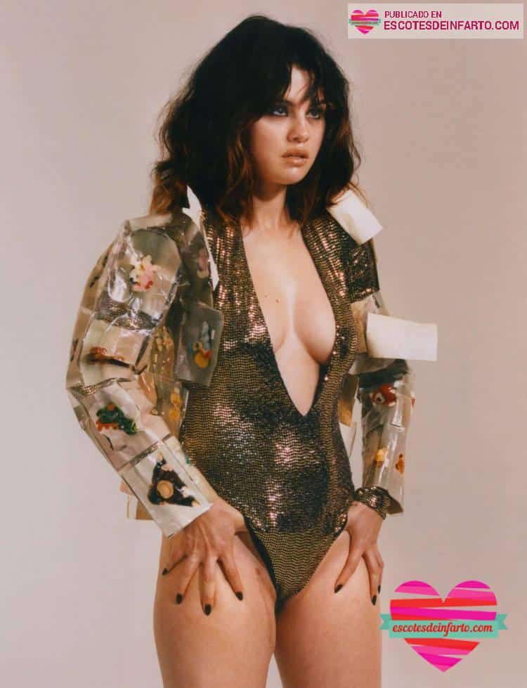 Selena Gomez Presume de Escote 2 Selena Gomez Escote Pronunciado