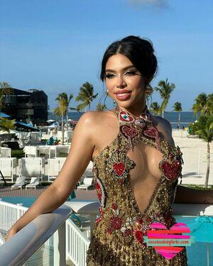 Yeri Mua Desnuda 14 yeri