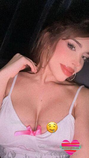 Yeri Mua Desnuda 42 yeri