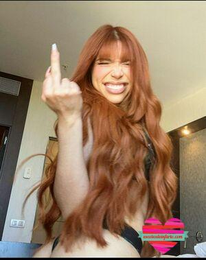 Yeri Mua Desnuda 70 yeri