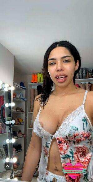 Yeri Mua Desnuda 79 yeri