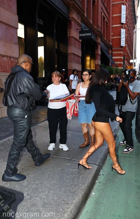 Bianca Censori Nude 46 biancacensori 27