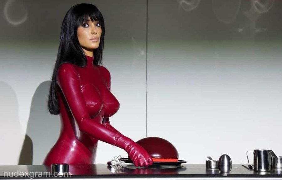 Bianca Censori Nude 90 biancacensori 72